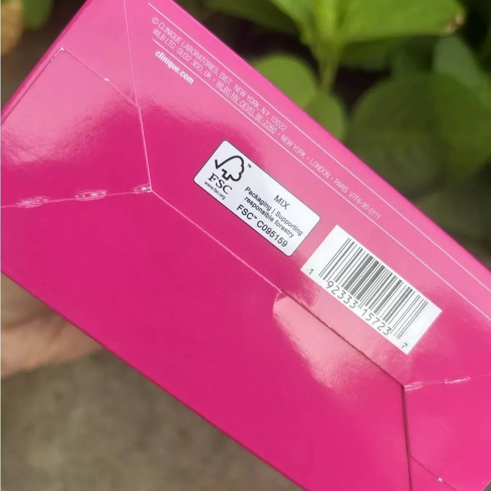 Clinique Gift Set: About Eyes, Clean, Moisture, Take Day Off, PLUS Magenta Lip - Picture 12 of 16